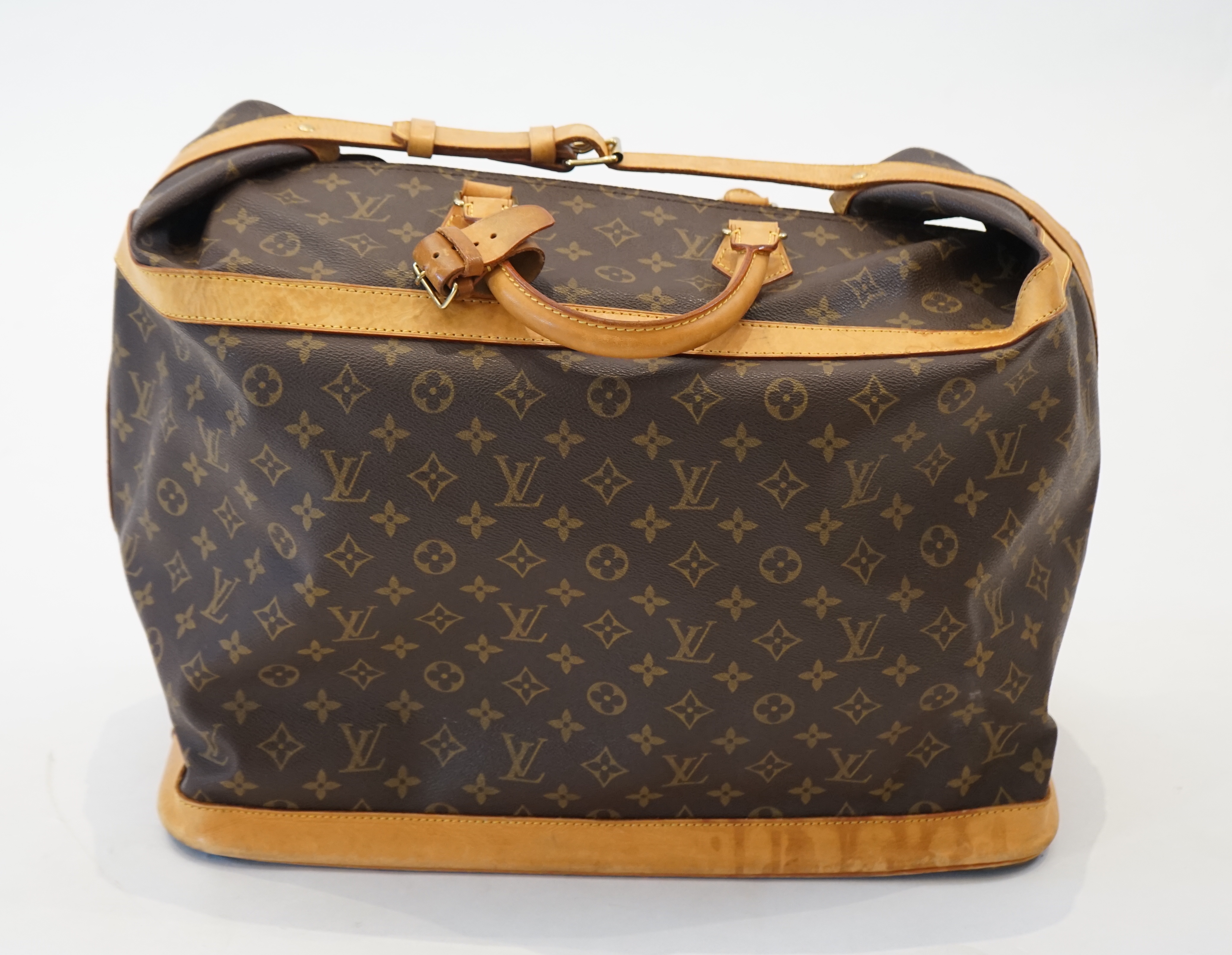 A Louis Vuitton Cruiser 45 travel bag width 25cm, length 45cm, height 30cm